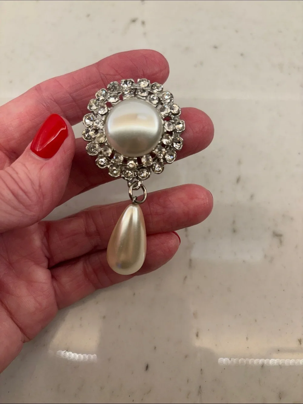 1980’s Vintage Brooch Silver Tone Faux Pearl Rhinestone Dangle Wedding Formal